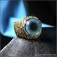 Дизайнерское кольцо из бронзы в форме крыльев с голубым глазом песца