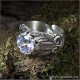 Изысканое кольцо красивой формы со сверкающим цирконом "Дух"
