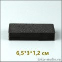 Коробка для подвески, брелока, флешки подарочный футляр черного цвета : размер 60х30х12 мм.
