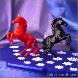 ПОДАРОЧНЫЙ НАБОР ФИГУРКИ ЛОШАДОК ЧЕРНАЯ и КРАСНАЯ ИГРУШКА НОВОГОДНИЙ ДЕКОР ДЛЯ ПРАЗДНИКА