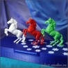 КРАСНАЯ БЕЛАЯ и ЗЕЛЕНАЯ ЛОШАДКА в ПОДАРОЧНОМ НАБОРЕ НОВОГОДНИЕ ФИГУРКИ С СИМВОЛОМ ГОДА 2026