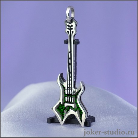 ПОДВЕСКА ГИТАРА WARLOCK с ЗЕЛЕНОЙ ЭМАЛЬЮ МУЗЫКАЛЬНЫЙ КУЛОН в СТИЛЕ ГРАНЖ