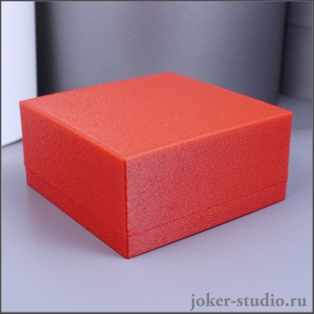 Пластиковый футляр для браслета и пряжки красная коробка для подарка и хранения: размер 75-75-35 мм.