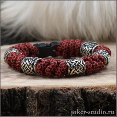 Мужской браслет из паракорда красного цвета плетение змейка.
