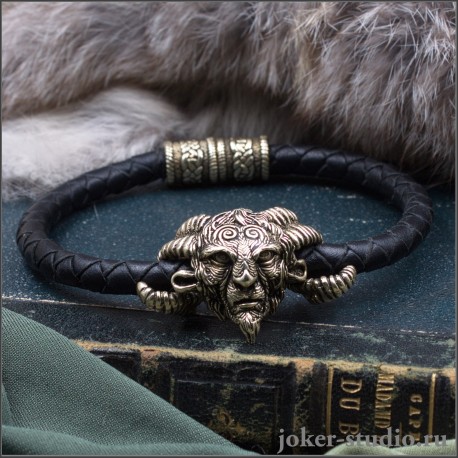 Плетеный кожаный браслет шнур с головой Фавна и кельтским замком из бронзы