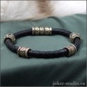 Кожаный браслет шнур с кельтскими и славянскими шармами из бронзы