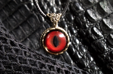 Подарок кулон глаз дракона с кельтским узором