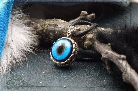 Ювелирный круглый кулон с глазом сиамского кота романтический подарок девушке