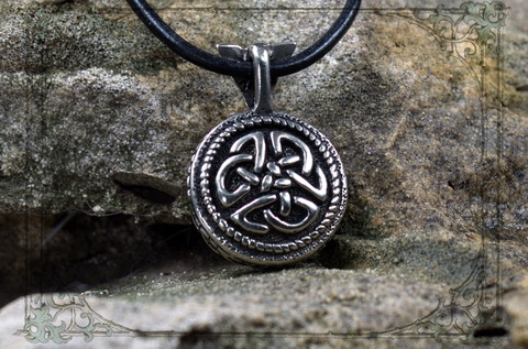 Кельтский кулон медальон - женские кулоны на шею фото с камнями бижутерия