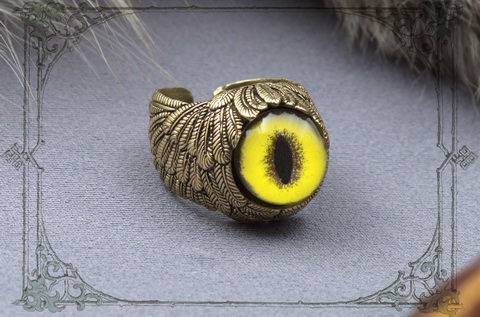 кольцо крылья ангела золото с желтым глазом фоссы