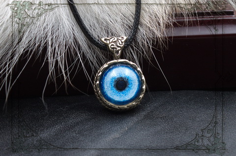 Медальон с голубым глазом Хаски лучший подарок подруге на день рождения