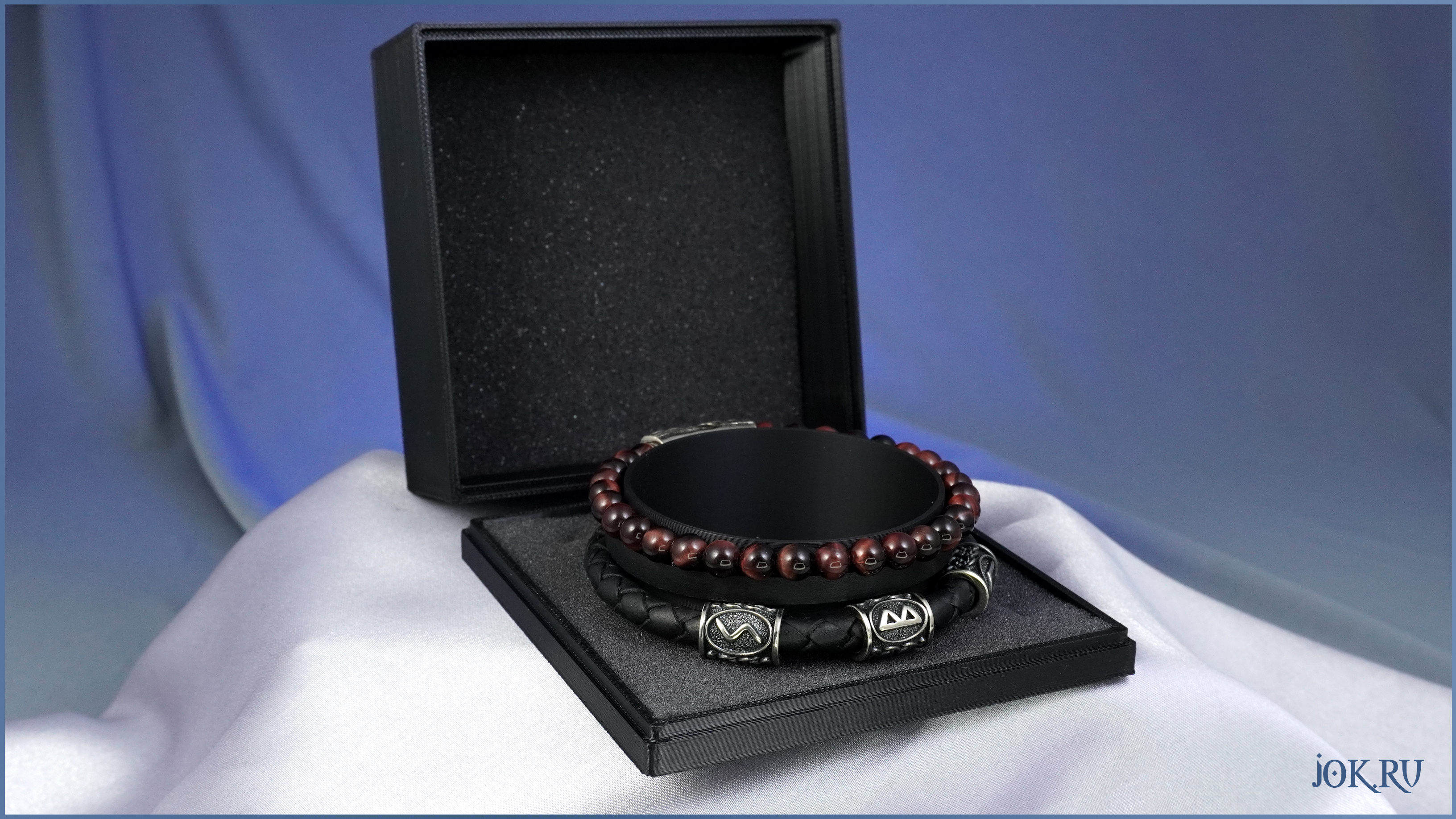 Кожаные браслеты на заказ с натуральными бусинами и рунами