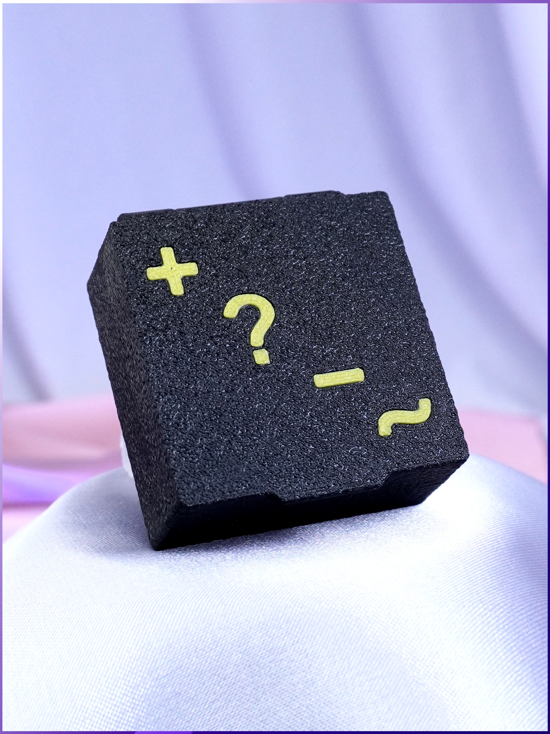 Красивый подарок студентке: Подвеска «Кубик» из металла на заказ в Joker-Studio