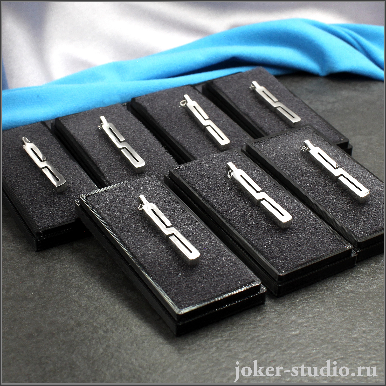 изготовление подвесок на заказ по эскизу Брендинг и мерч в Joker-Studio