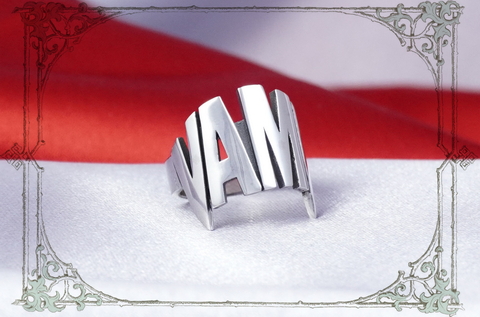 Готические кольца с символом вампира: коллекция украшений для поклонников тёмной романтики. Кольцо «Вамп» — сочетание элегантности и мрачной эстетики. Доступно в Joker‑Studio.