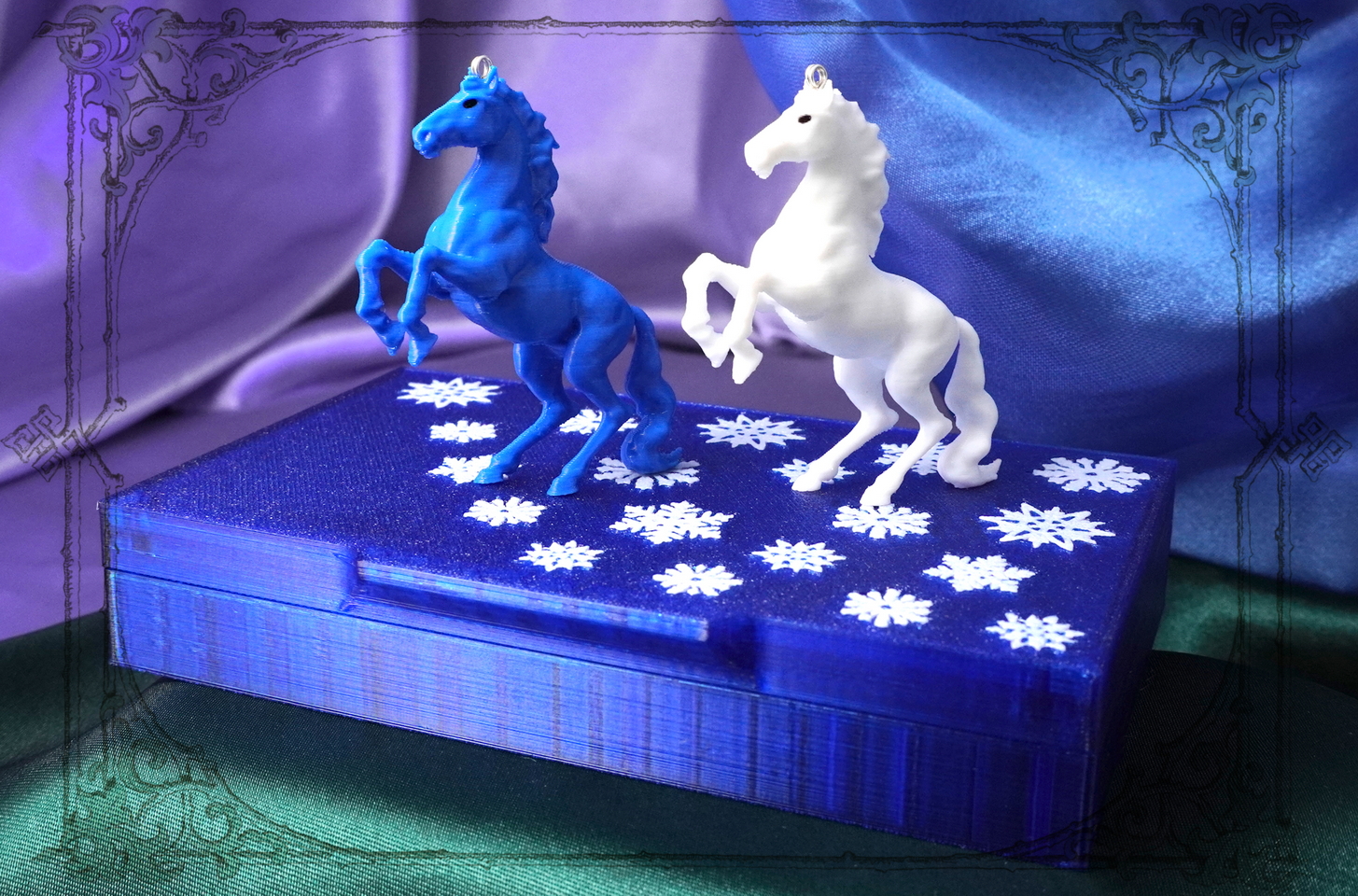 елочные игрушки набор лошадок белая и синяя