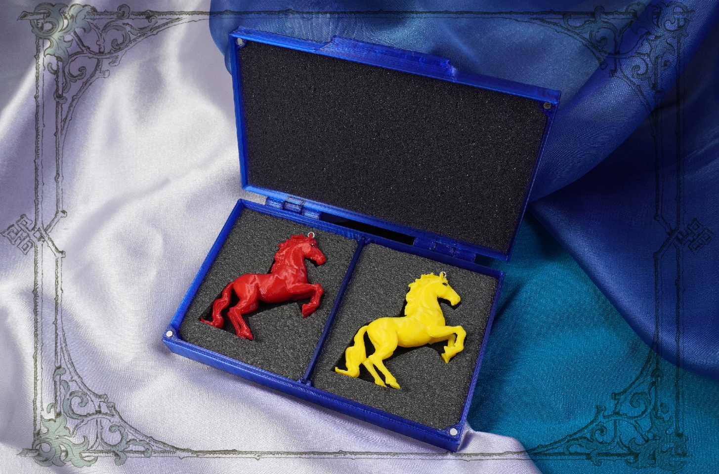 Подарочный набор: Желтая и красная Лошадка Joker-Studio