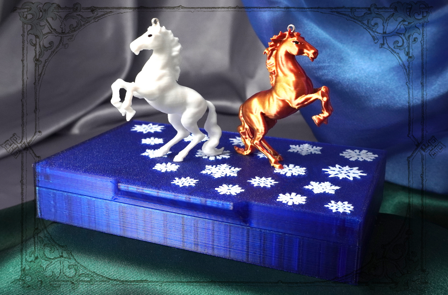 елочные игрушки набор лошадок белая и синяя
