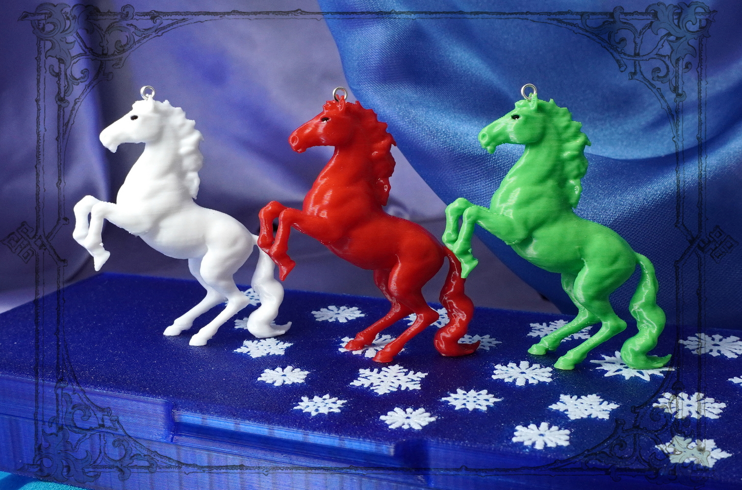 фигурки лошадок для Нового Года: брелоки от Joker-Studio
