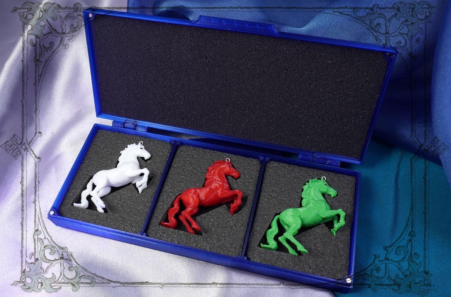 Фигурки лошадок как талисман для Нового Года