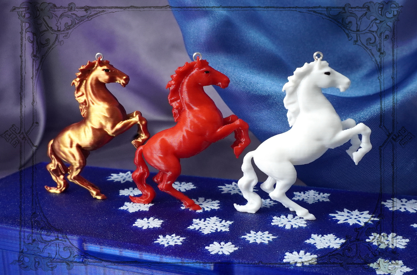 елочные игрушки набор лошадок белая и синяя
