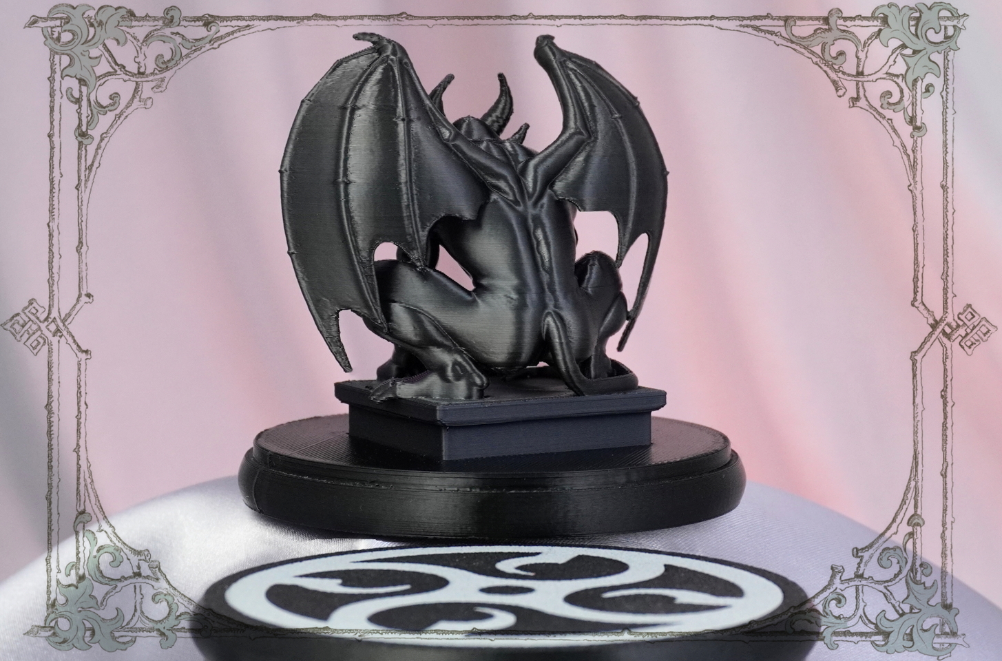 Фиолетовая горгулья - готический декор для интерьера