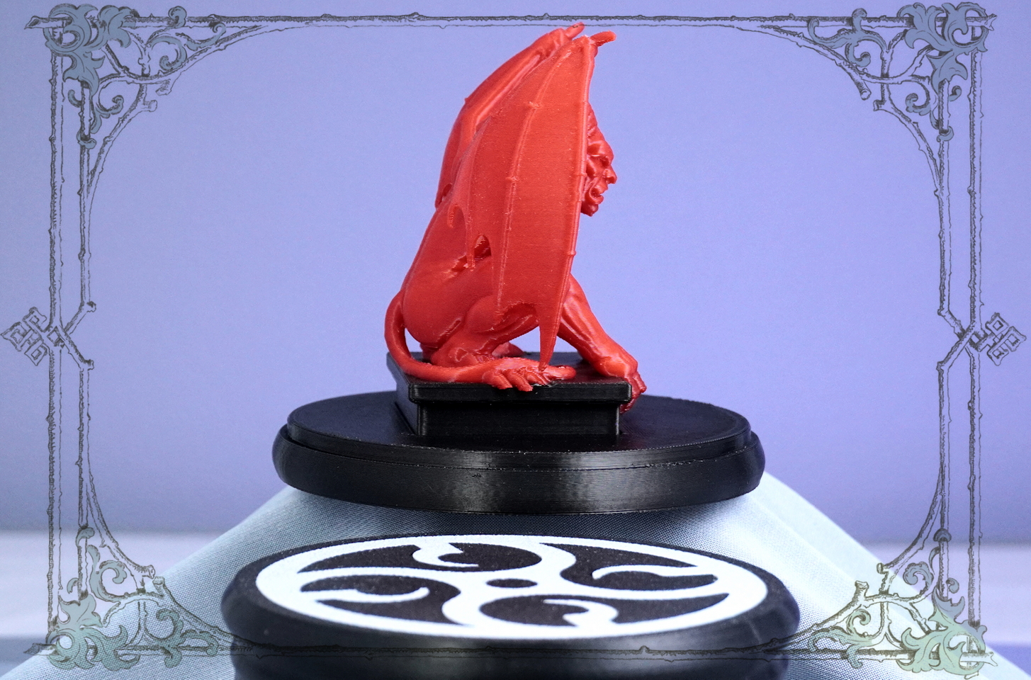 горгулья для интерьера красного цвета Joker-Studio