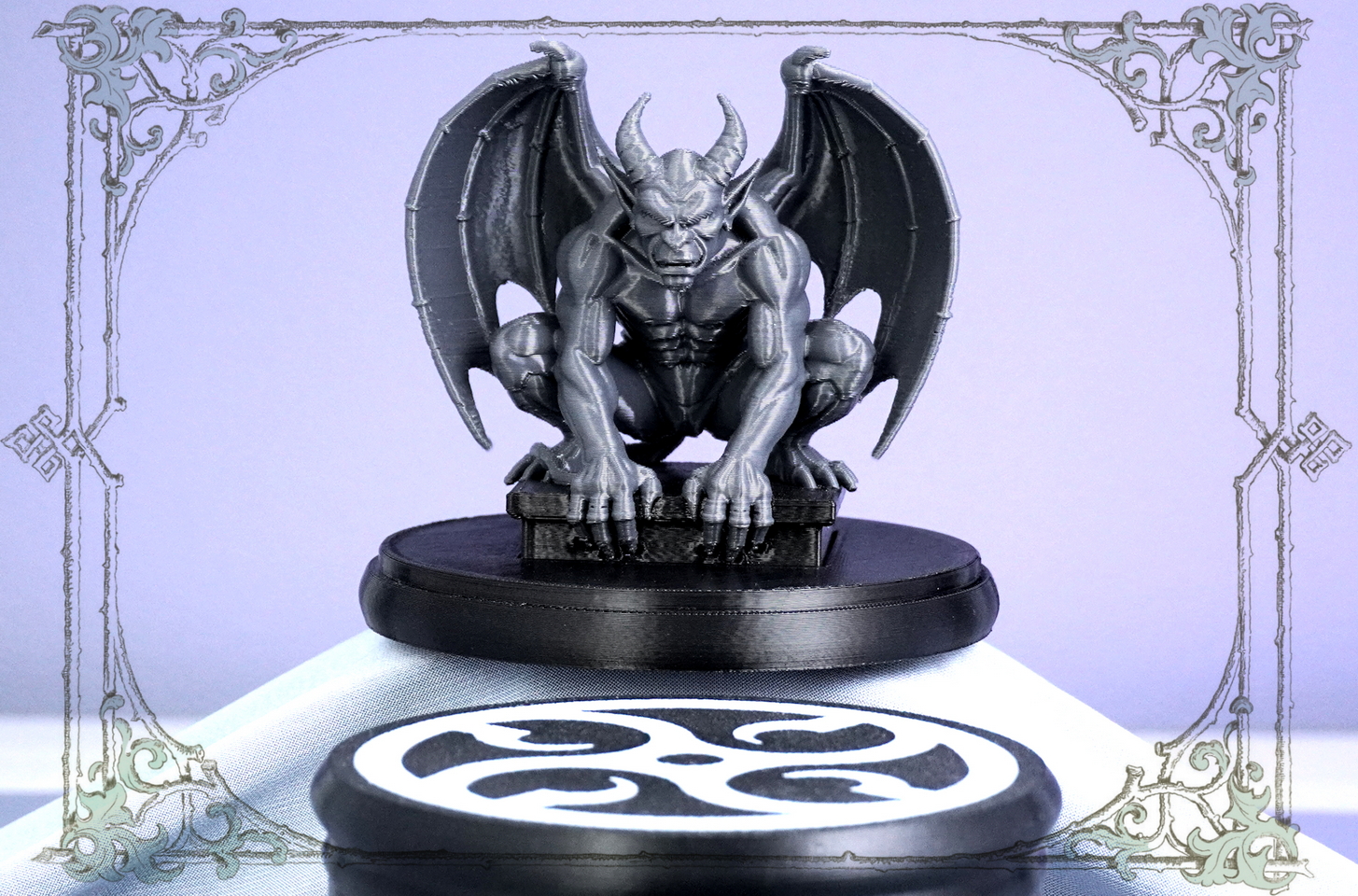 фигурка горгульи в готическом стиле от Joker‑Studio — детализированная миниатюра для интерьера.