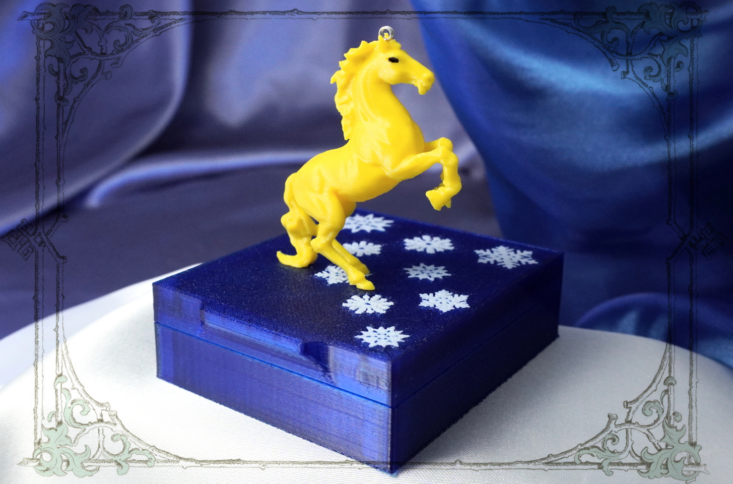 желтая лошадка елочная игрушка