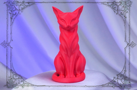 Очаровательная фигурка кошки Бастет — символ удачи и домашнего уюта.