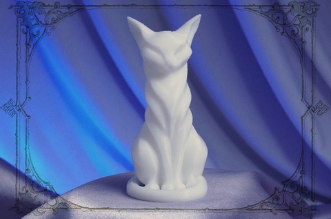 Белая фигурка кошки Бастет из PLA пластика под раскраску.
