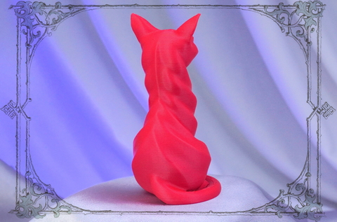 Подарок в виде кошки — нежный и трогательный сюрприз для влюблённой девушки.