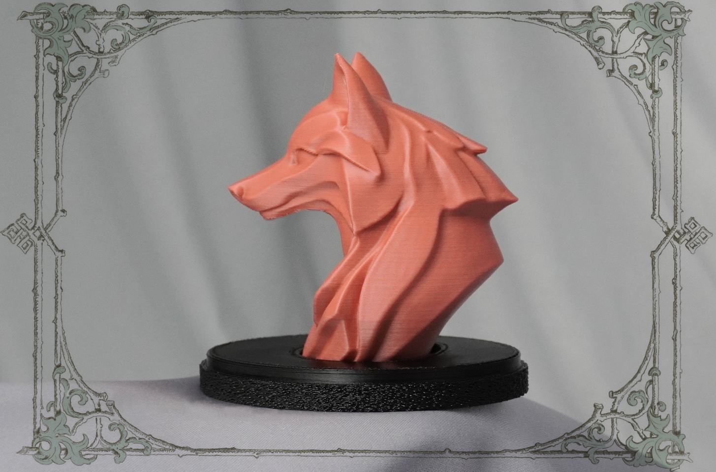 Кицунэ — фигурка лисы в аниме-стиле, изготовленная в Joker-Studio, станет оригинальным подарком для фанатов японской мифологии.