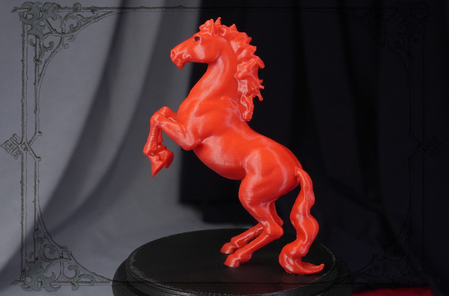 Оригинальный Подарок Красная Лошадь – Вдохновение и Энергия