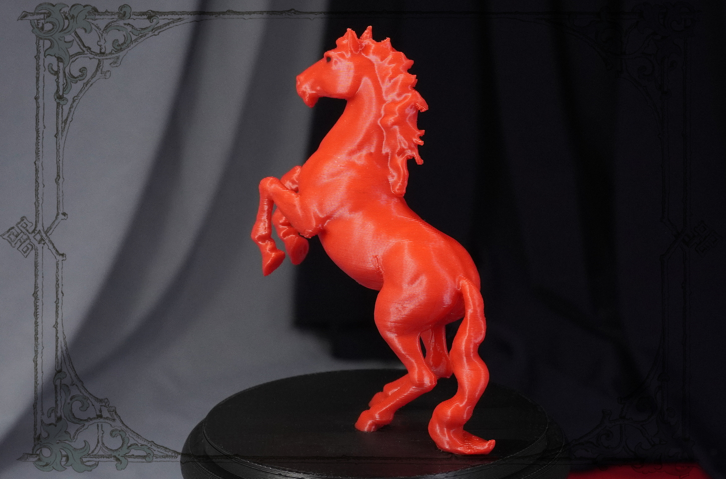 Фигурки с Красной Лошадью для Продажи – Оптовые Поставки от Joker-Studio