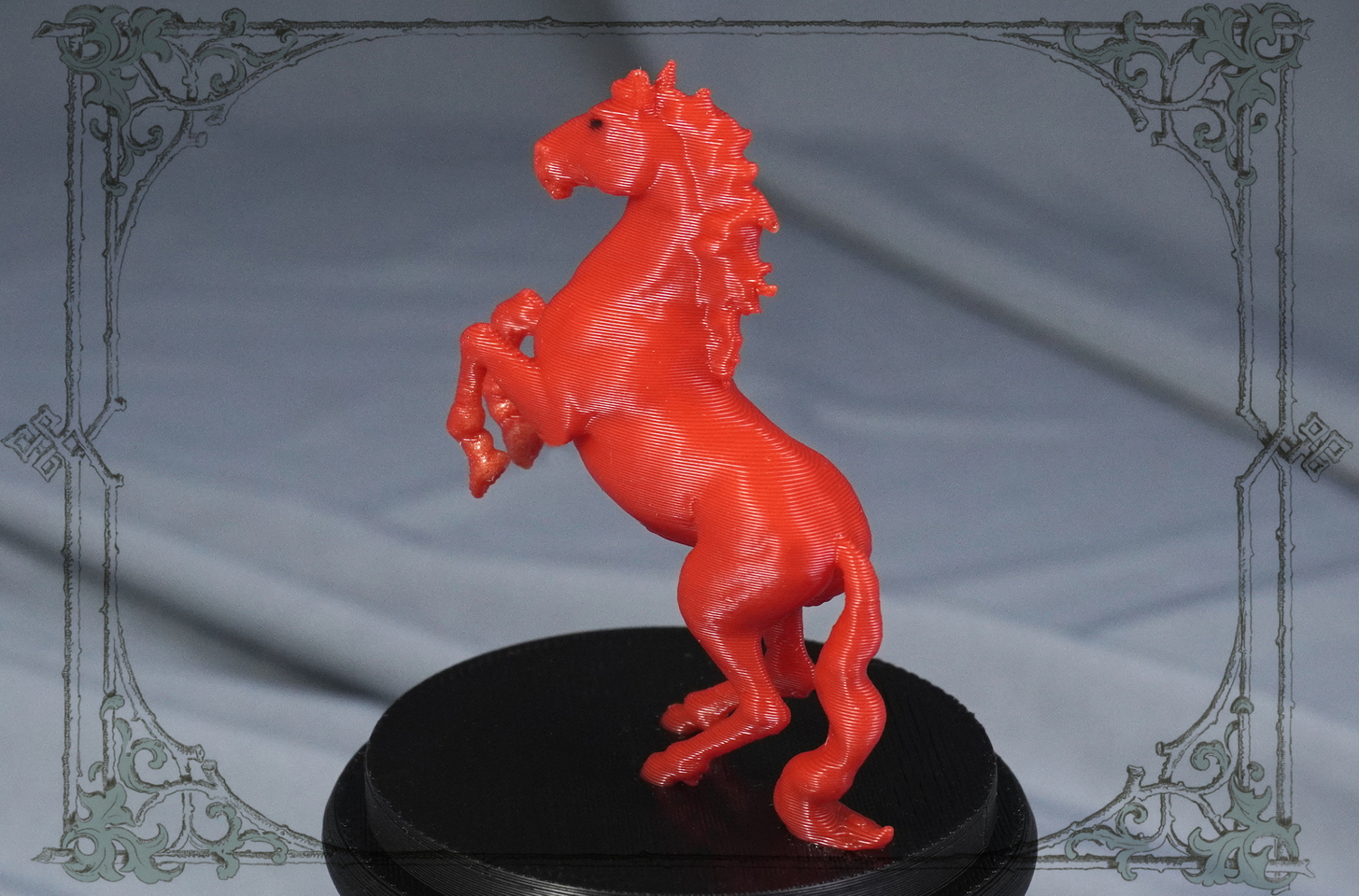 лошадь красного цвета сувенир
