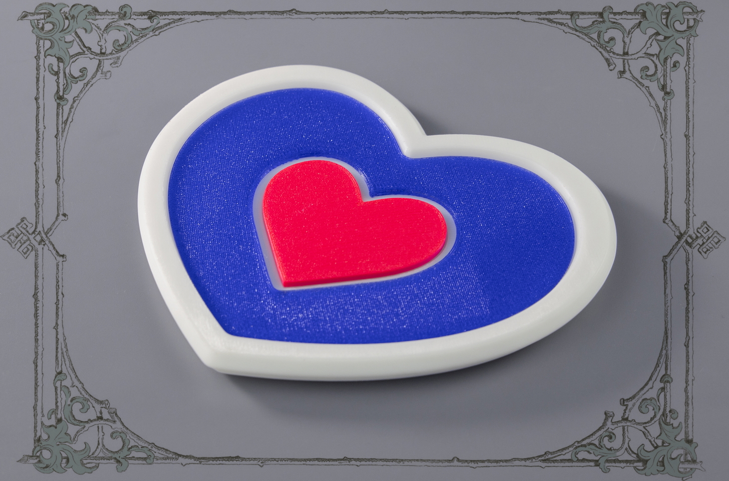 Яркая подставка с сердцем для любимой на 14 февраля.