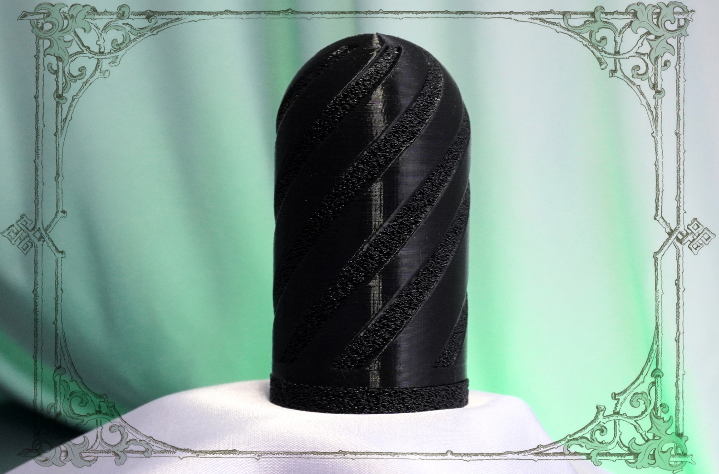 Талисман сова в подарок женщине – элегантная и символичная фигурка, которая станет запоминающимся подарком.