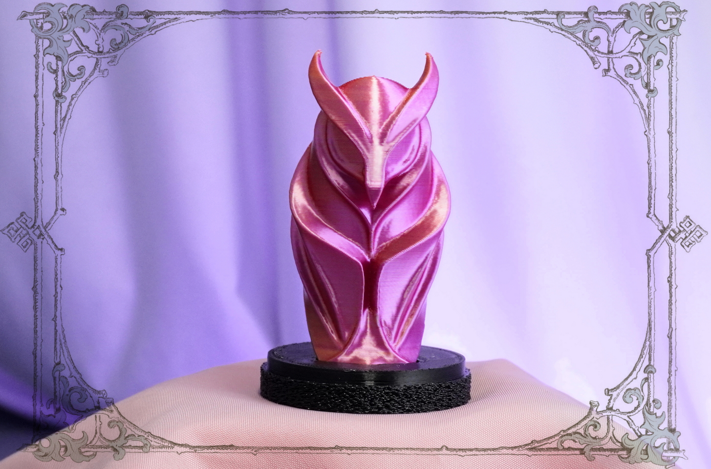 Талисман сова в подарок женщине бронзово-фиолетовая – стильный и магический подарок, символизирующий мудрость и защиту