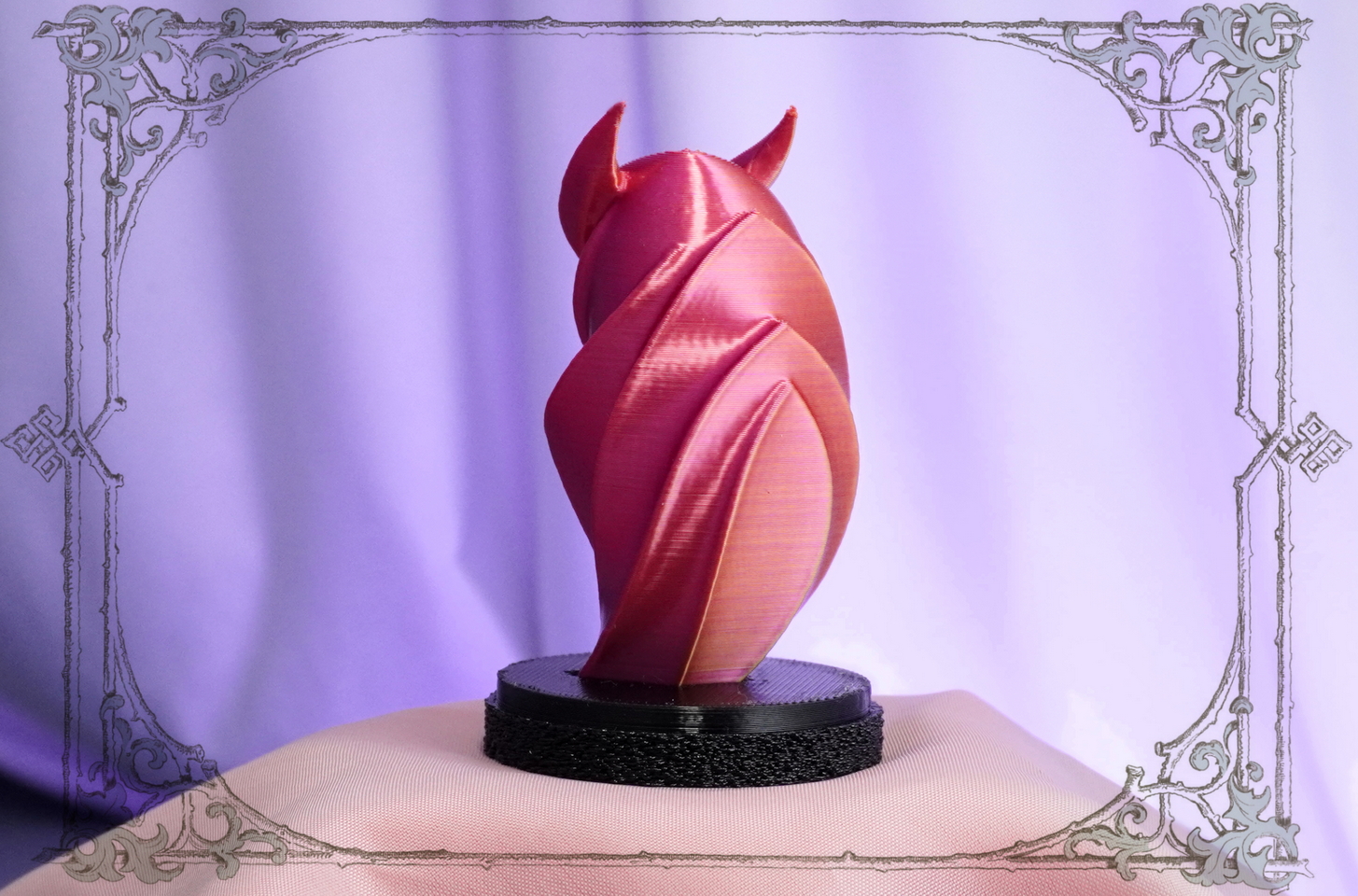 Статуэтка совы для дома эффект хамелеон бронзово-фиолетовый – декоративный элемент, придающий интерьеру таинственность и изюминку.