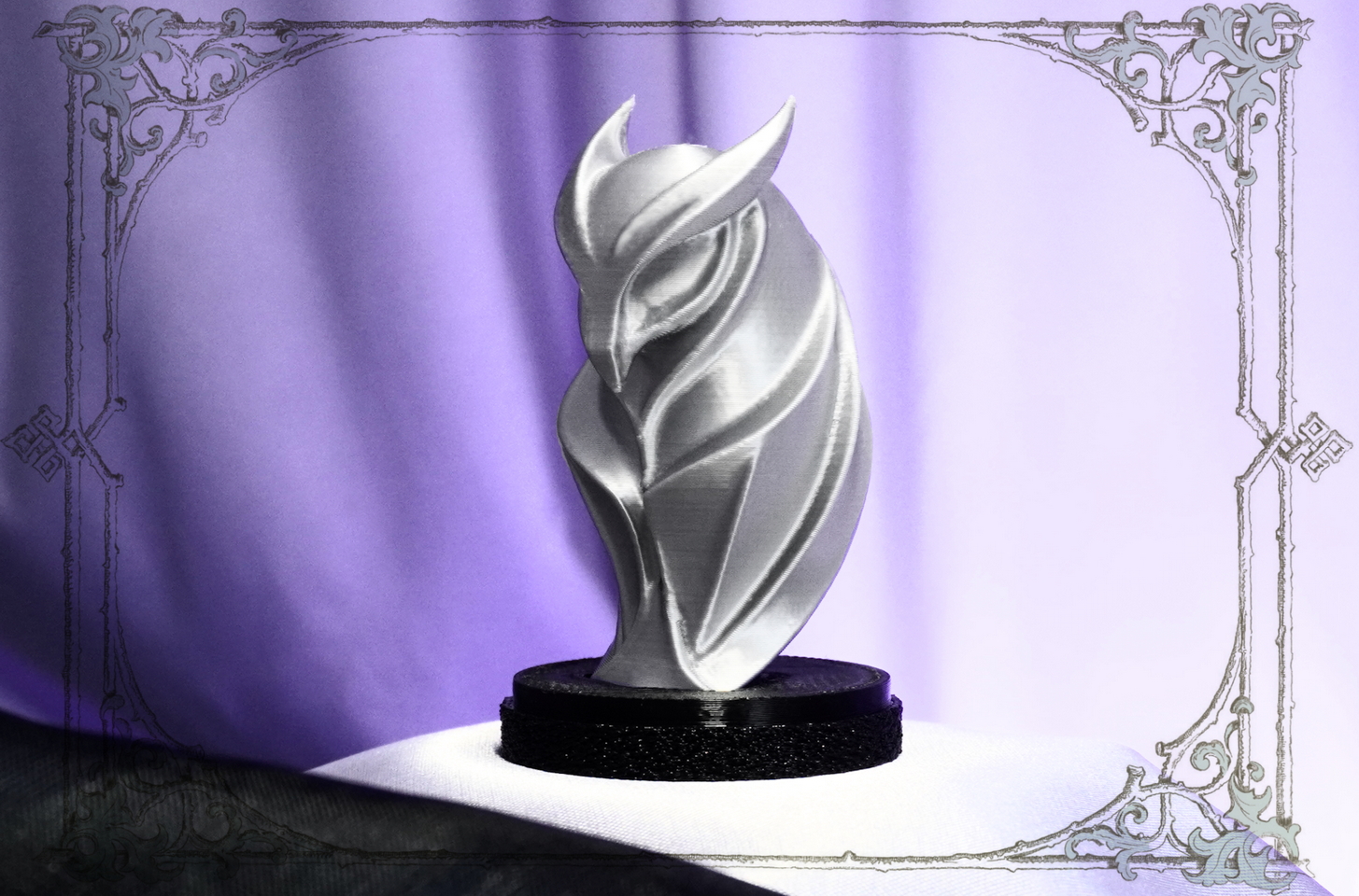 Сувенир сова с серебряной птицей – уникальный подарок для друзей, символизирующий мудрость и верность