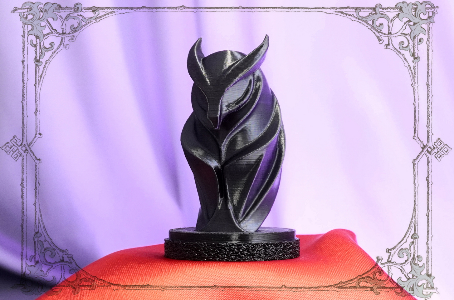 Статуэтка фиолетовой совы – талисман для интерьера, символизирующий интуицию и творчество, магазин Joker-Studio.