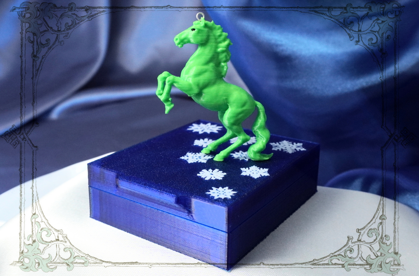 зеленая лошадка новогодний подарок