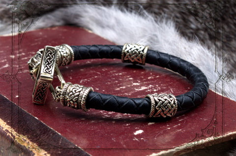 плетеный браслет Молот Тора с бусинами Сварога из бронзы