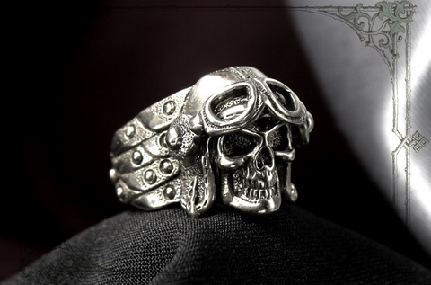 Мужской перстень с черепом камикадзе стильное кольцо в рок стиле