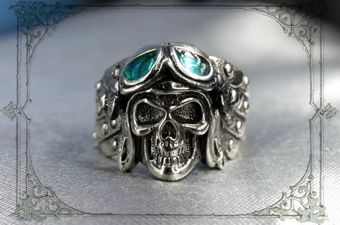 мужское кольцо с черепом летчика купить в рок-магазине Джокер