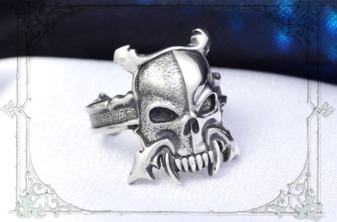 Атрибутика Warhammer 40,000: мужской перстень отступников Хаоса