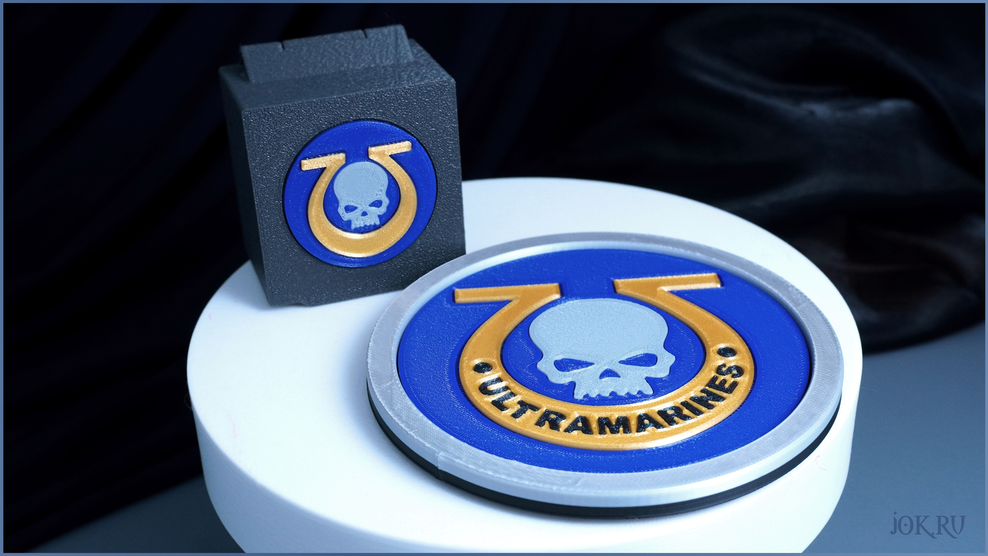 Кастомный подарок для фаната вархаммера подставка костер с символикой Ultramarines