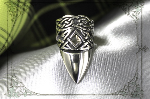 Кольцо коготь с кельтским орнаментом ювелирное украшение