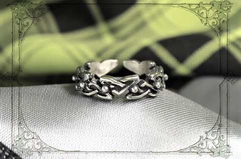 Кельтское кольцо серебряное для девушки в подарок купить в магазине Joker-studio